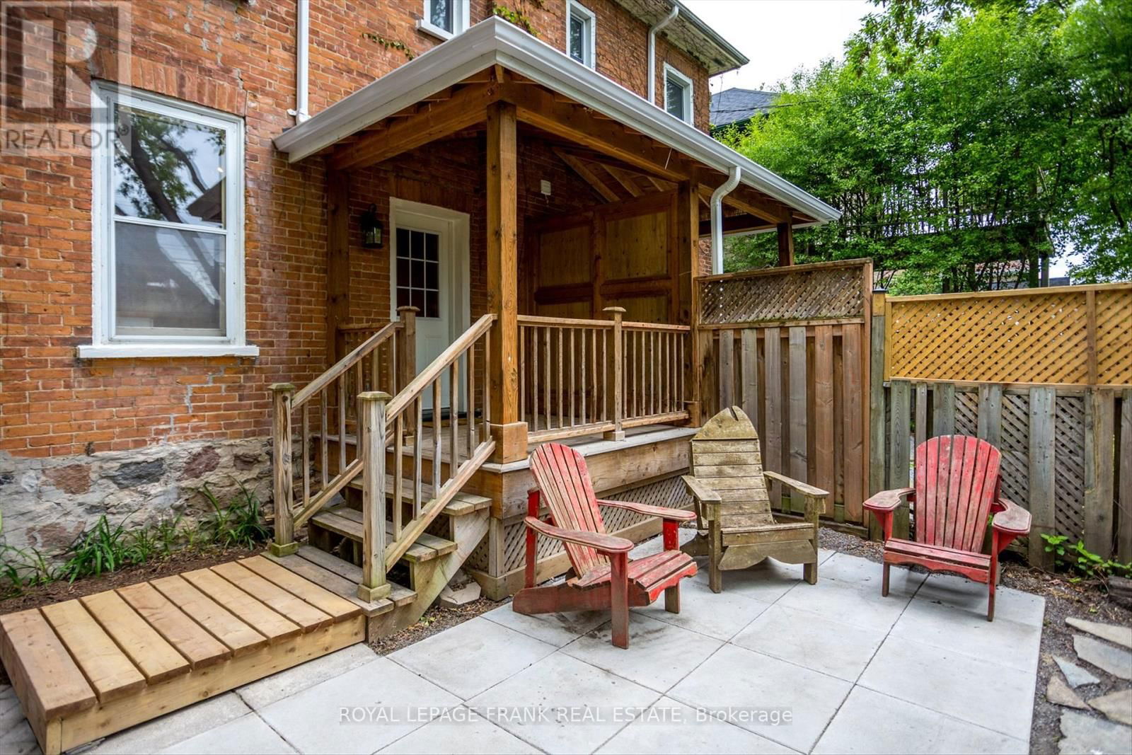 565 GILMOUR STREET Image 35