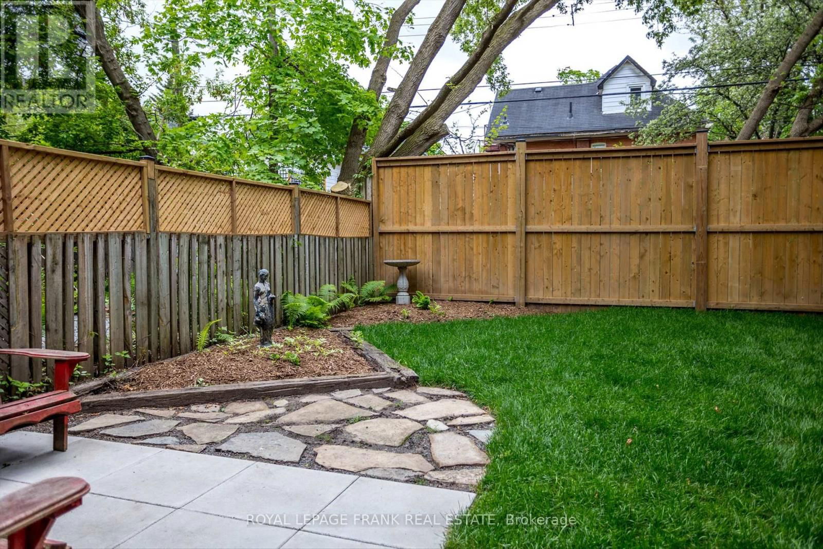 565 GILMOUR STREET Image 38