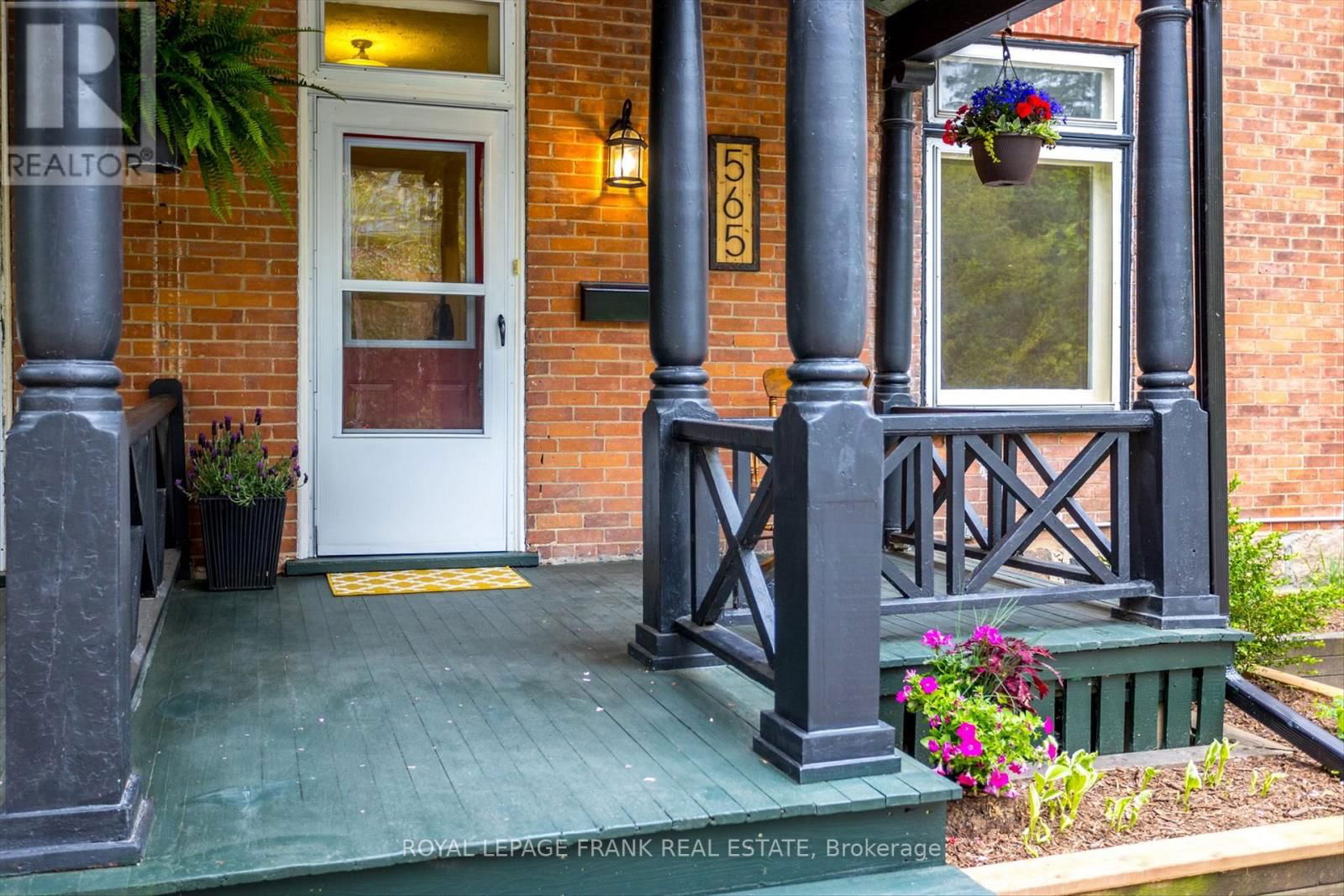 565 GILMOUR STREET Image 4