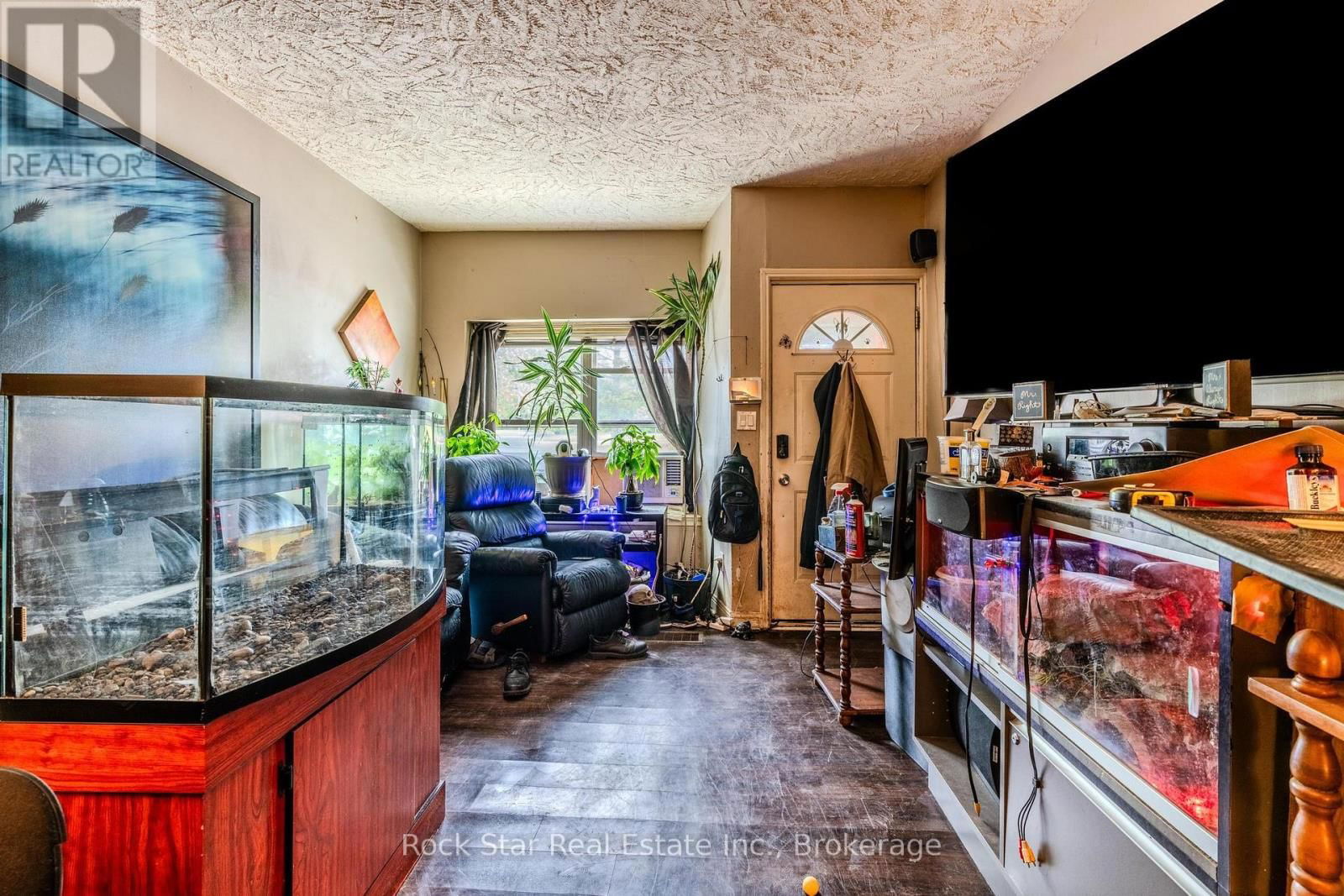 108 NIAGARA FALLS ROAD Image 11