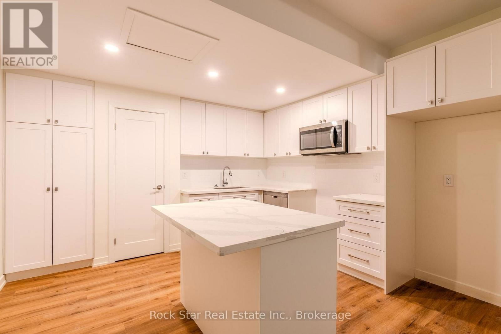 108 NIAGARA FALLS ROAD Image 21