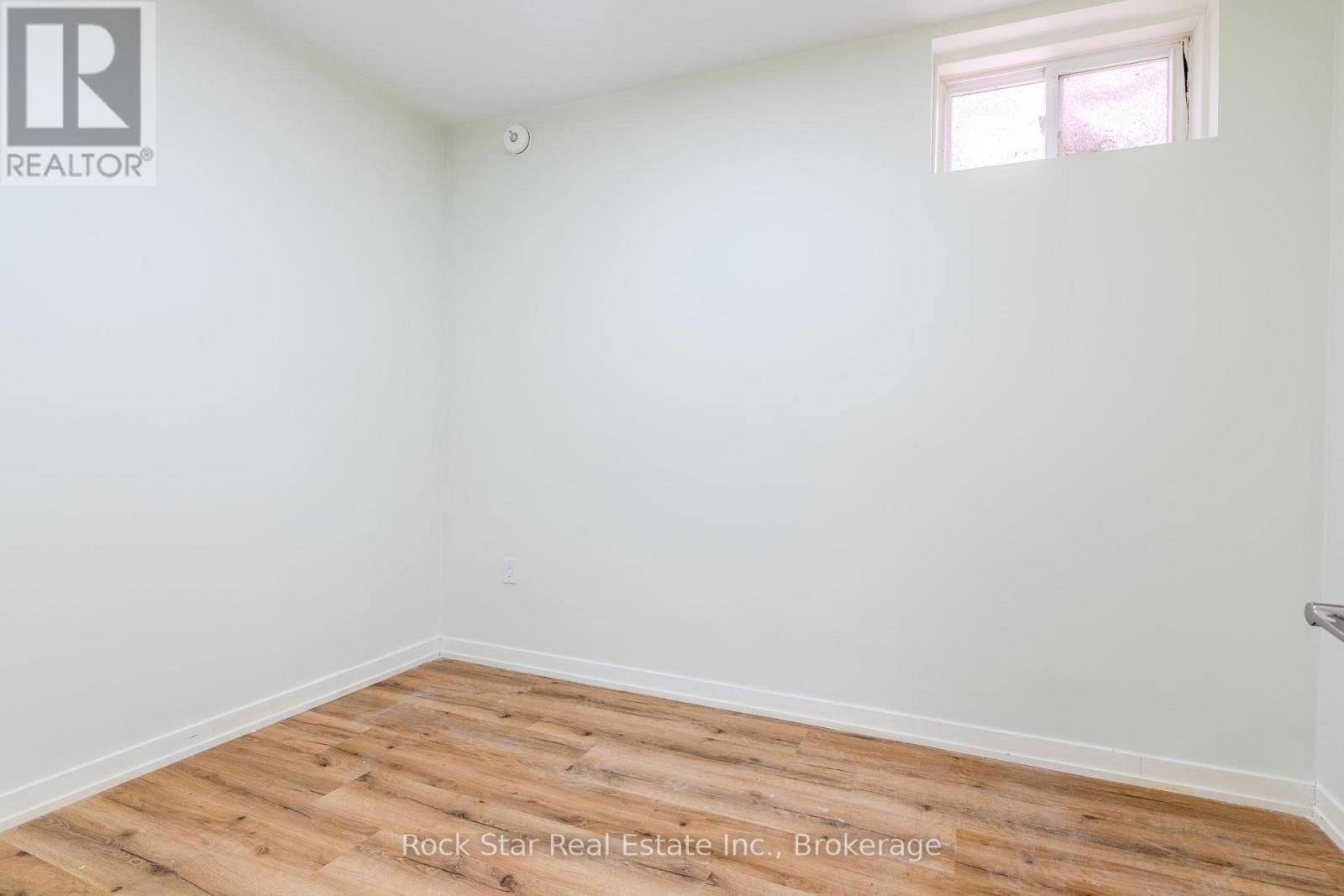 108 NIAGARA FALLS ROAD Image 32