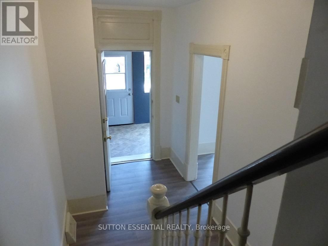 42 MCGILL STREET NORTH Image 14