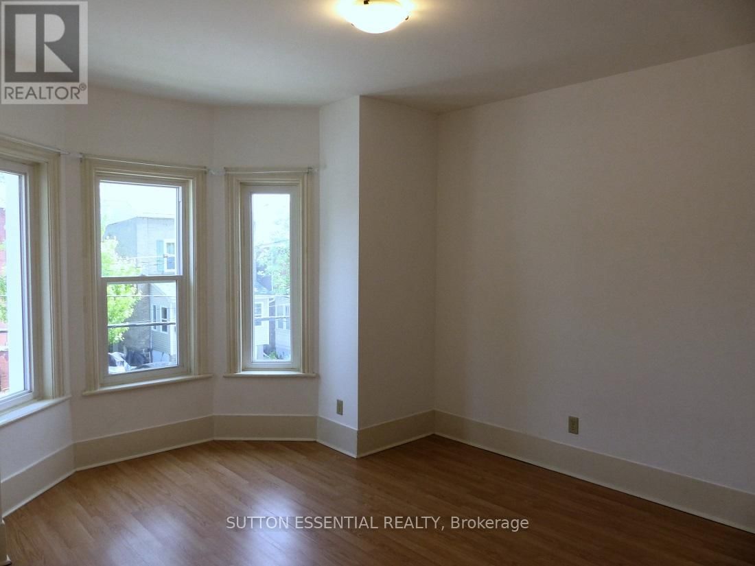 42 MCGILL STREET NORTH Image 16