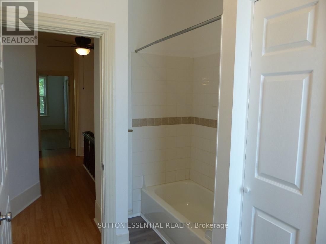 42 MCGILL STREET NORTH Image 22