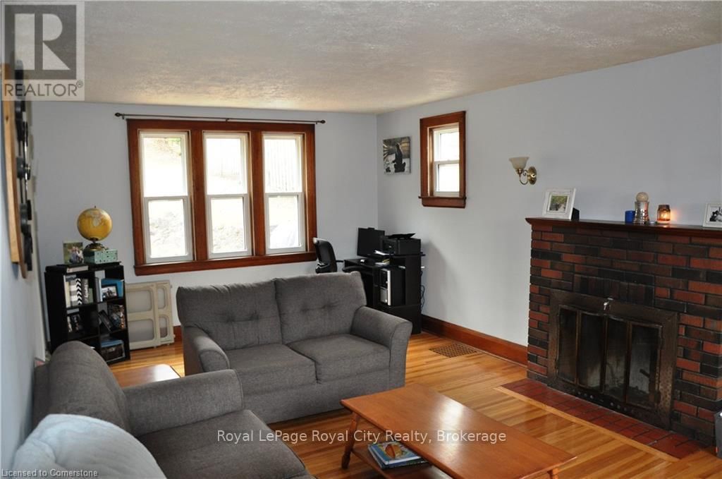 168 QUEEN STREET EAST Image 7