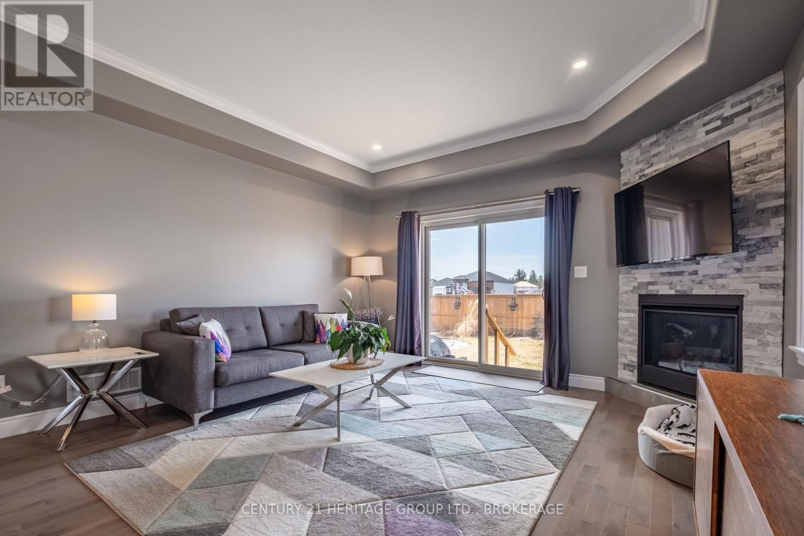 68 POTTER DRIVE Image 16