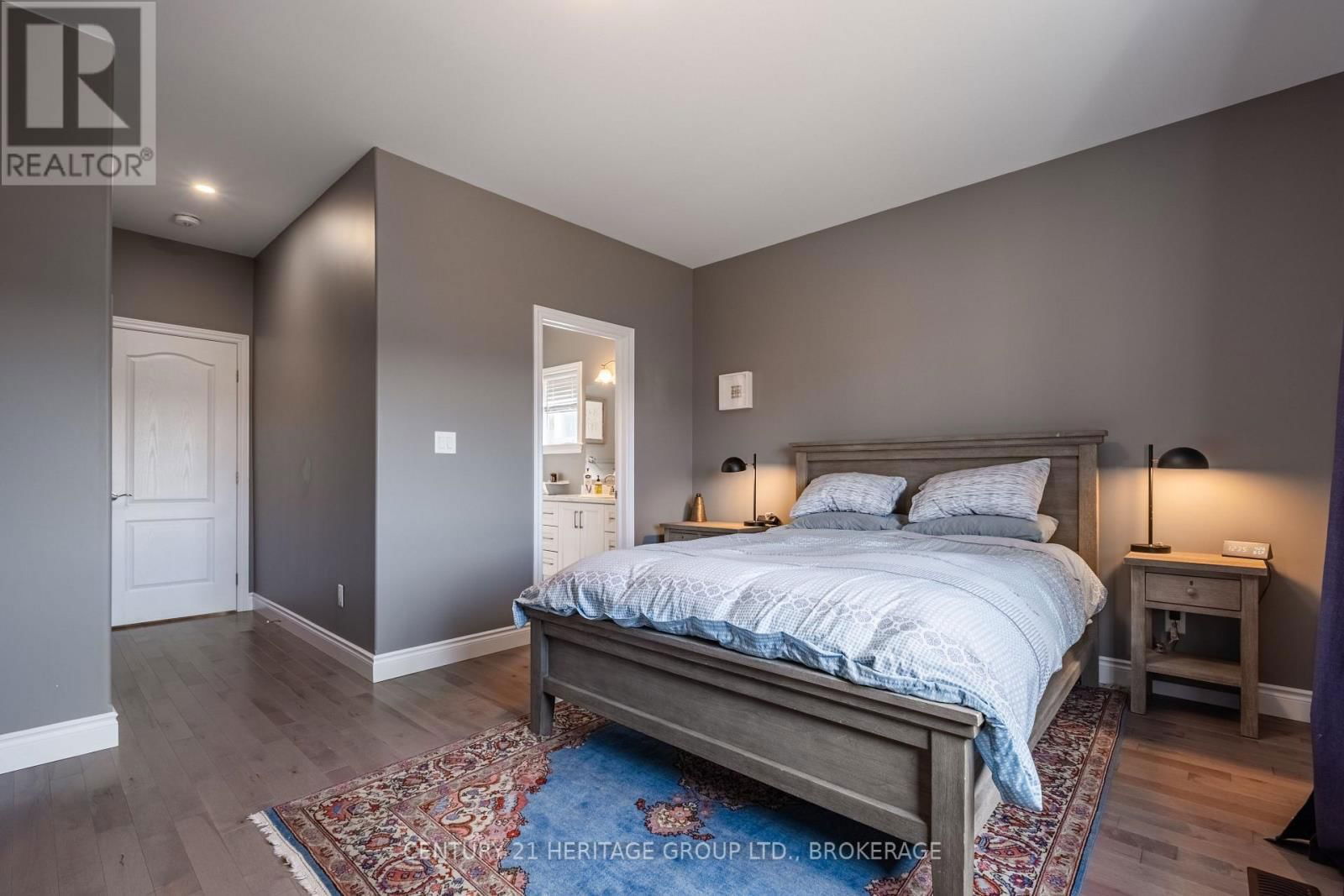 68 POTTER DRIVE Image 24