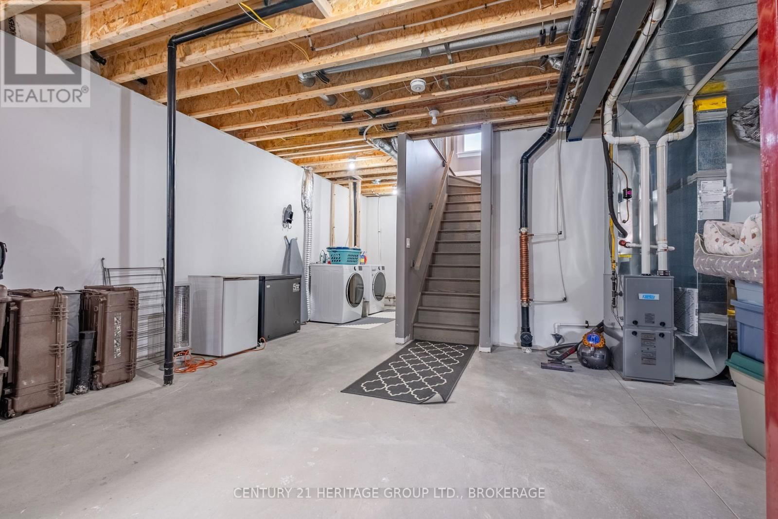 68 POTTER DRIVE Image 29