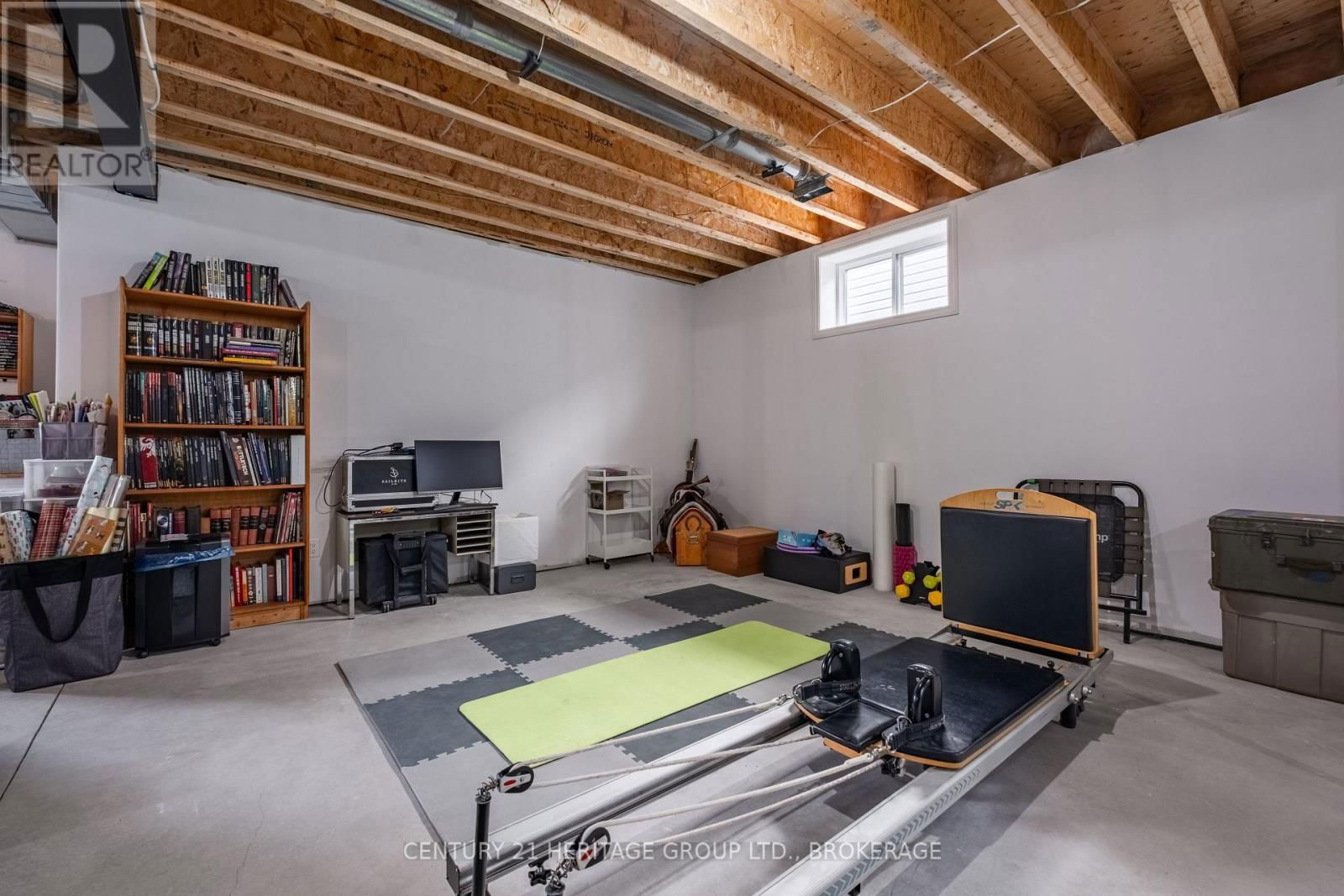 68 POTTER DRIVE Image 30