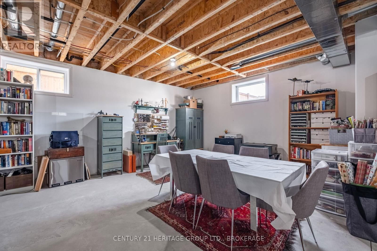 68 POTTER DRIVE Image 31