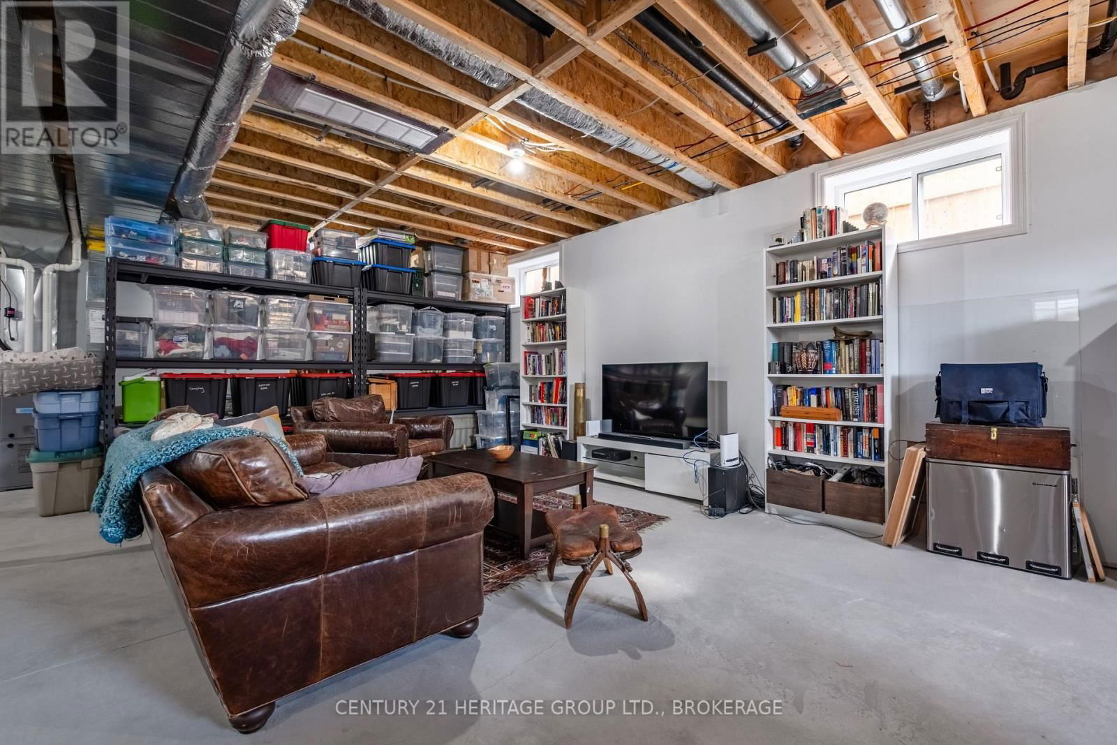 68 POTTER DRIVE Image 32