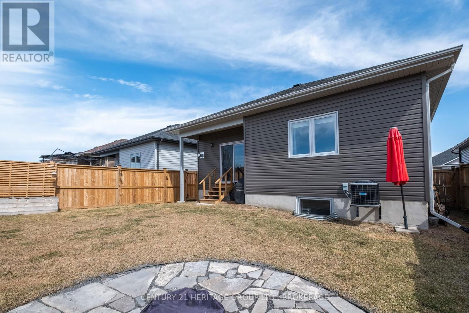 68 POTTER DRIVE Image 6