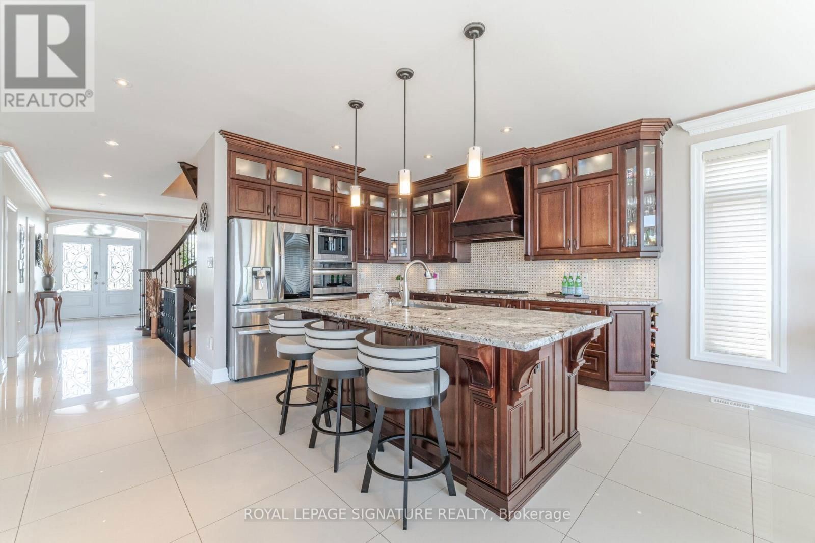 64 SEABREEZE CRESCENT Image 11