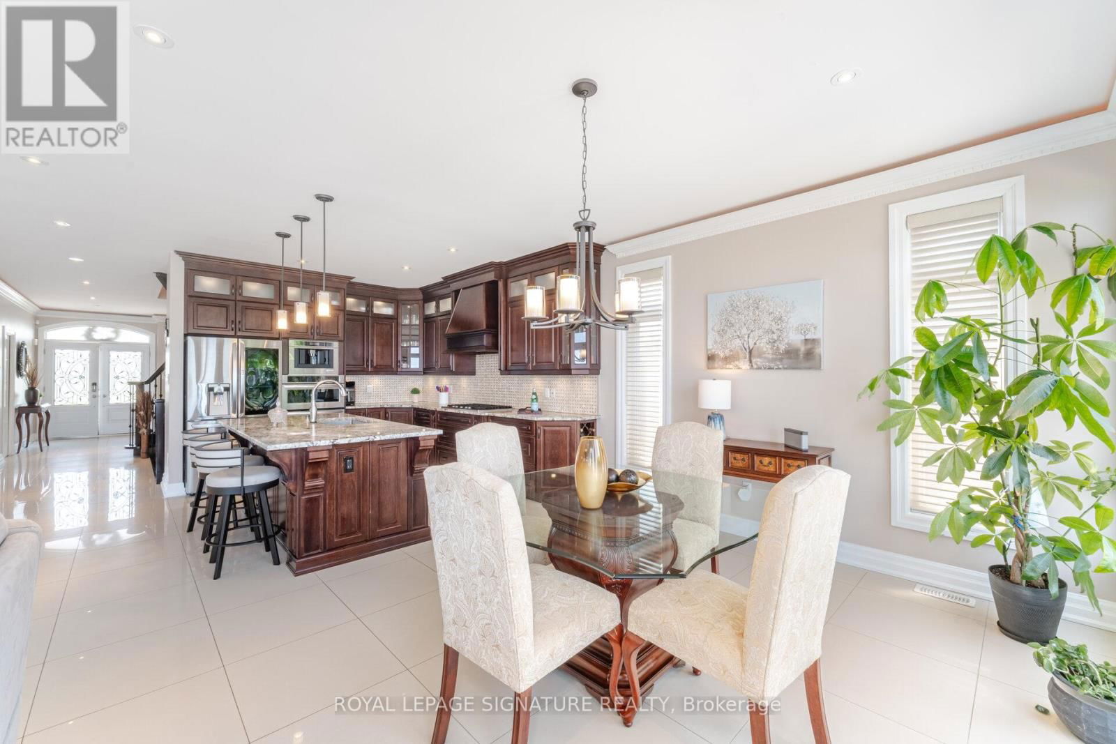 64 SEABREEZE CRESCENT Image 16