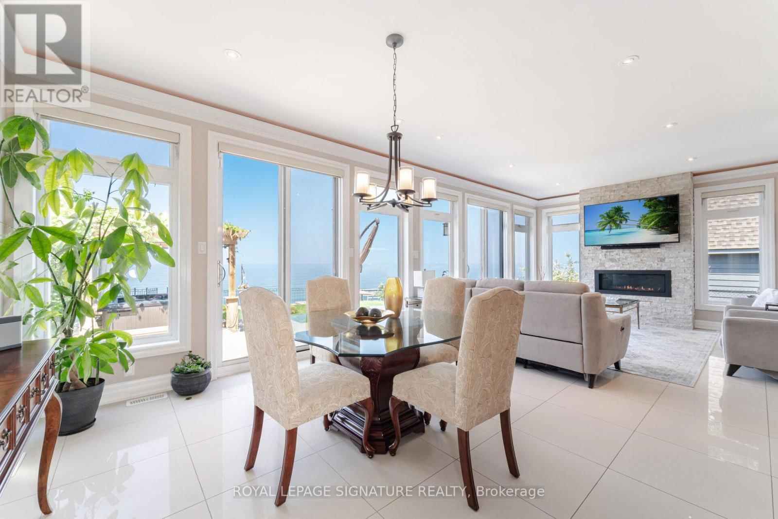 64 SEABREEZE CRESCENT Image 18