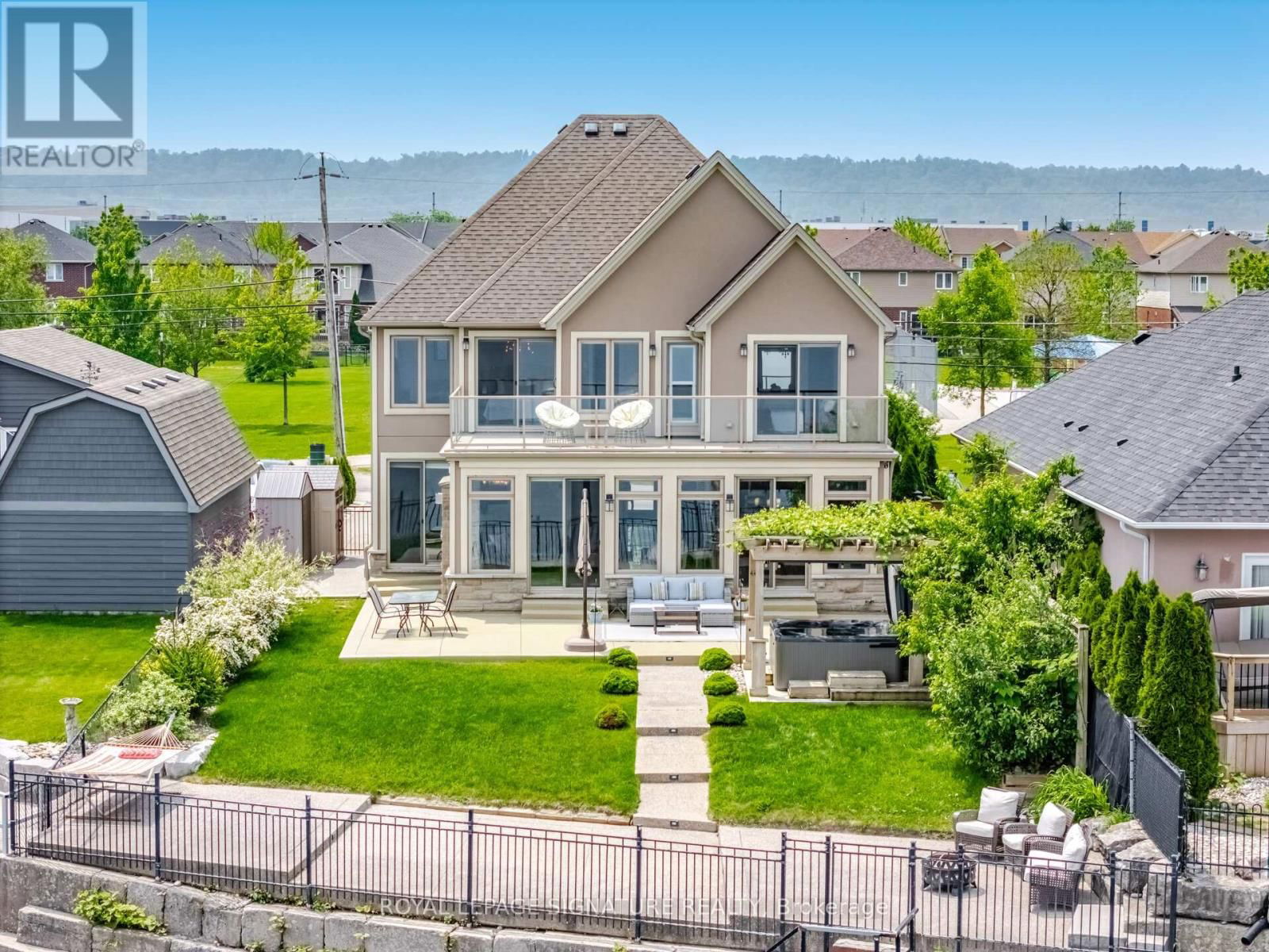 64 SEABREEZE CRESCENT Image 2