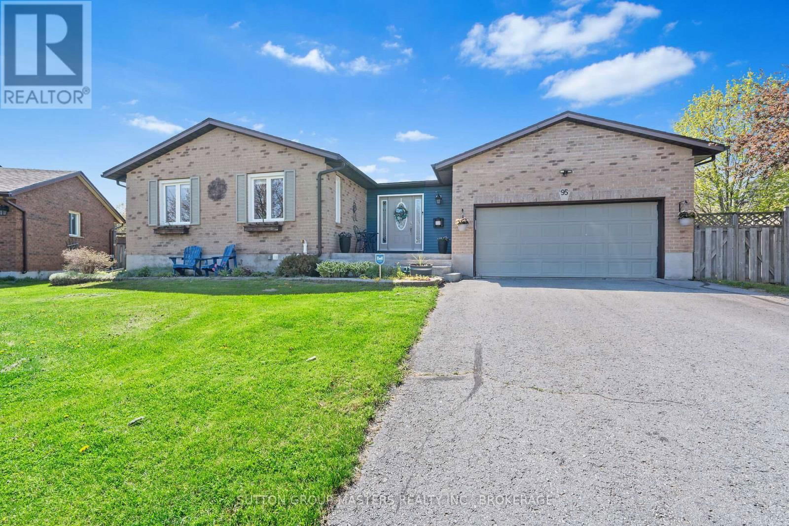 95 NICHOLSON CRESCENT Image 1