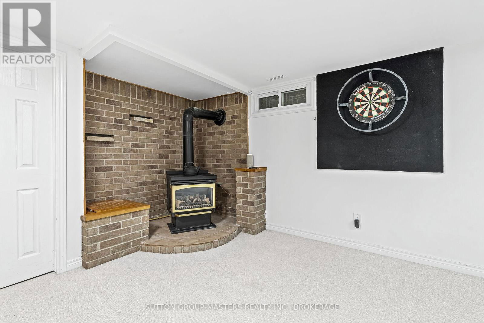95 NICHOLSON CRESCENT Image 26