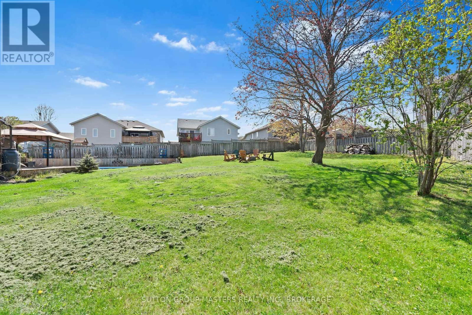 95 NICHOLSON CRESCENT Image 35