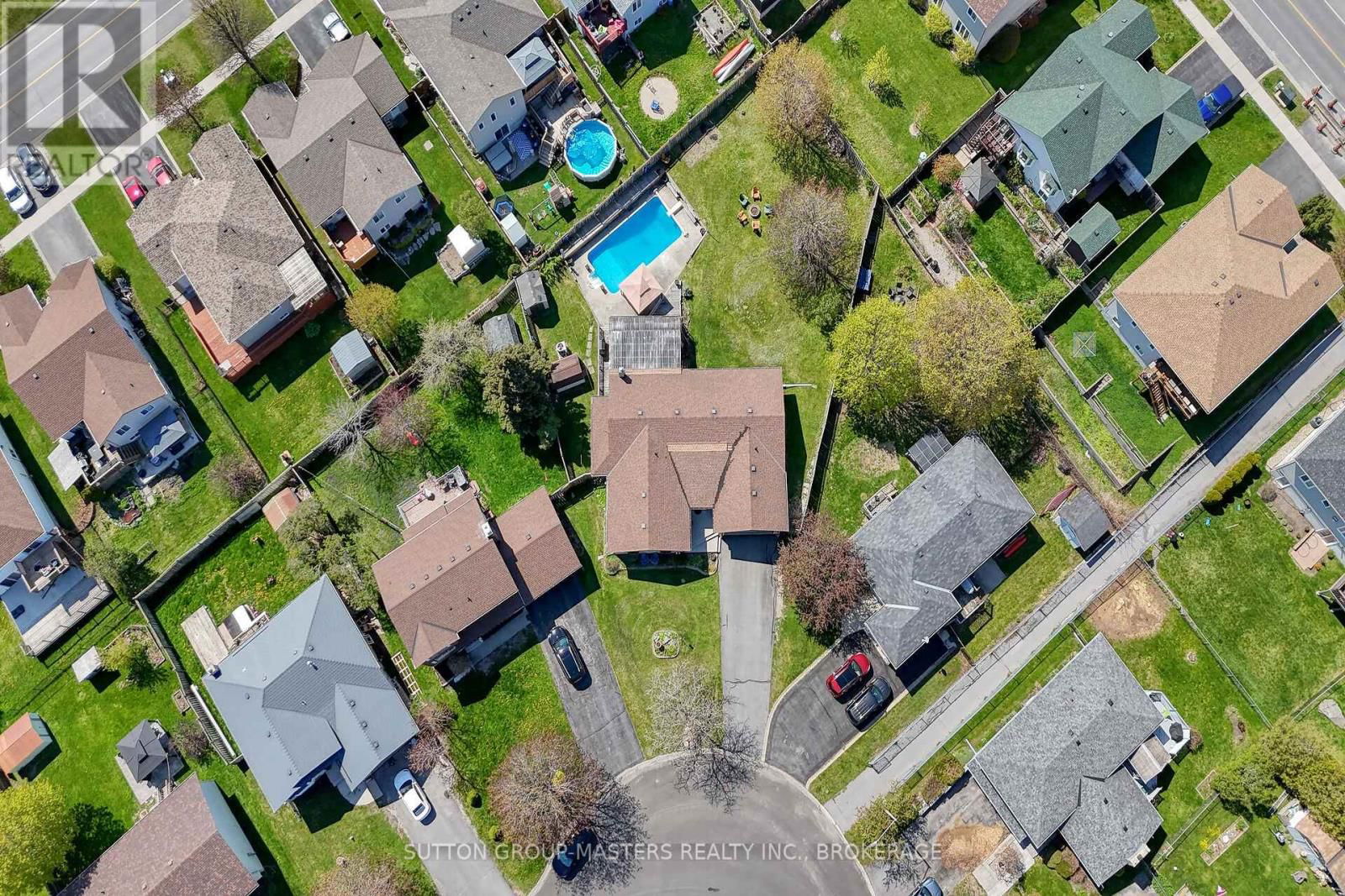 95 NICHOLSON CRESCENT Image 44