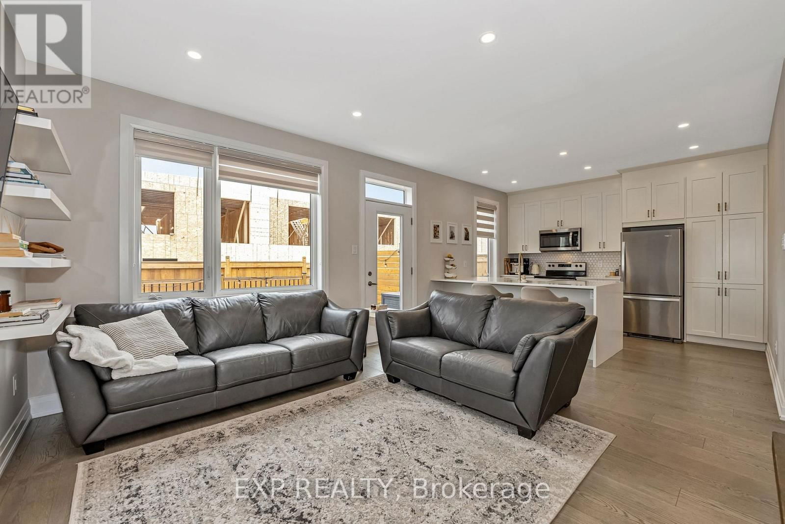 631 CREVIER WALK Image 11
