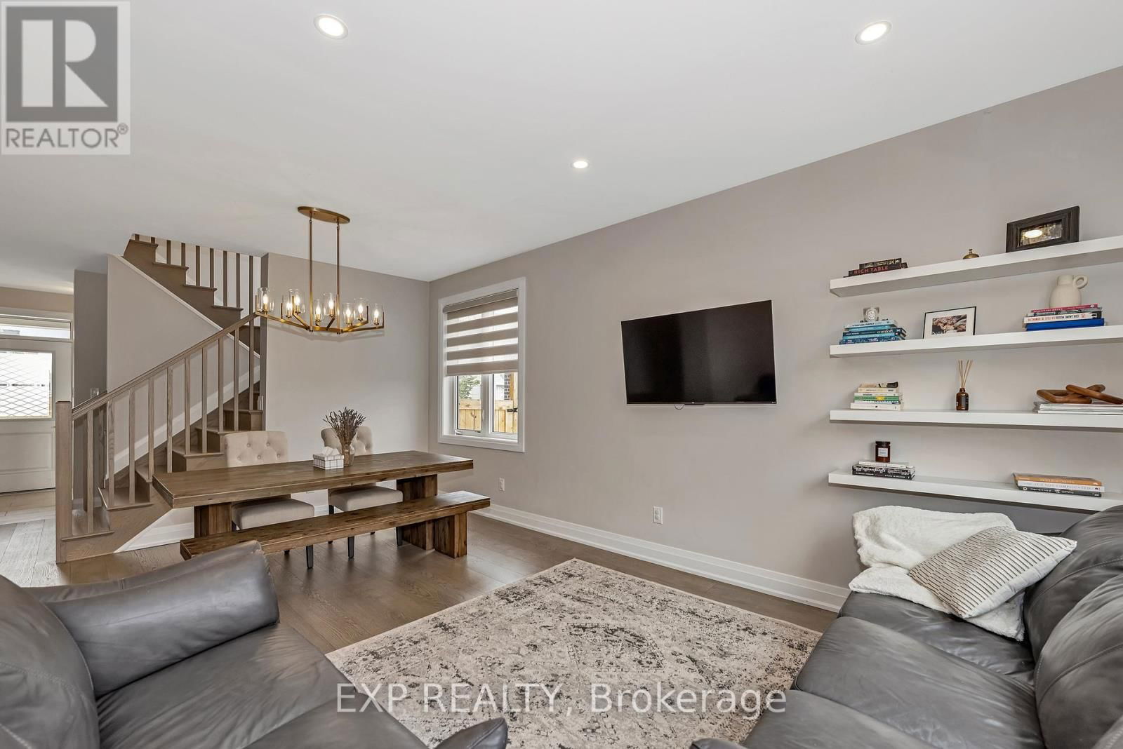 631 CREVIER WALK Image 12