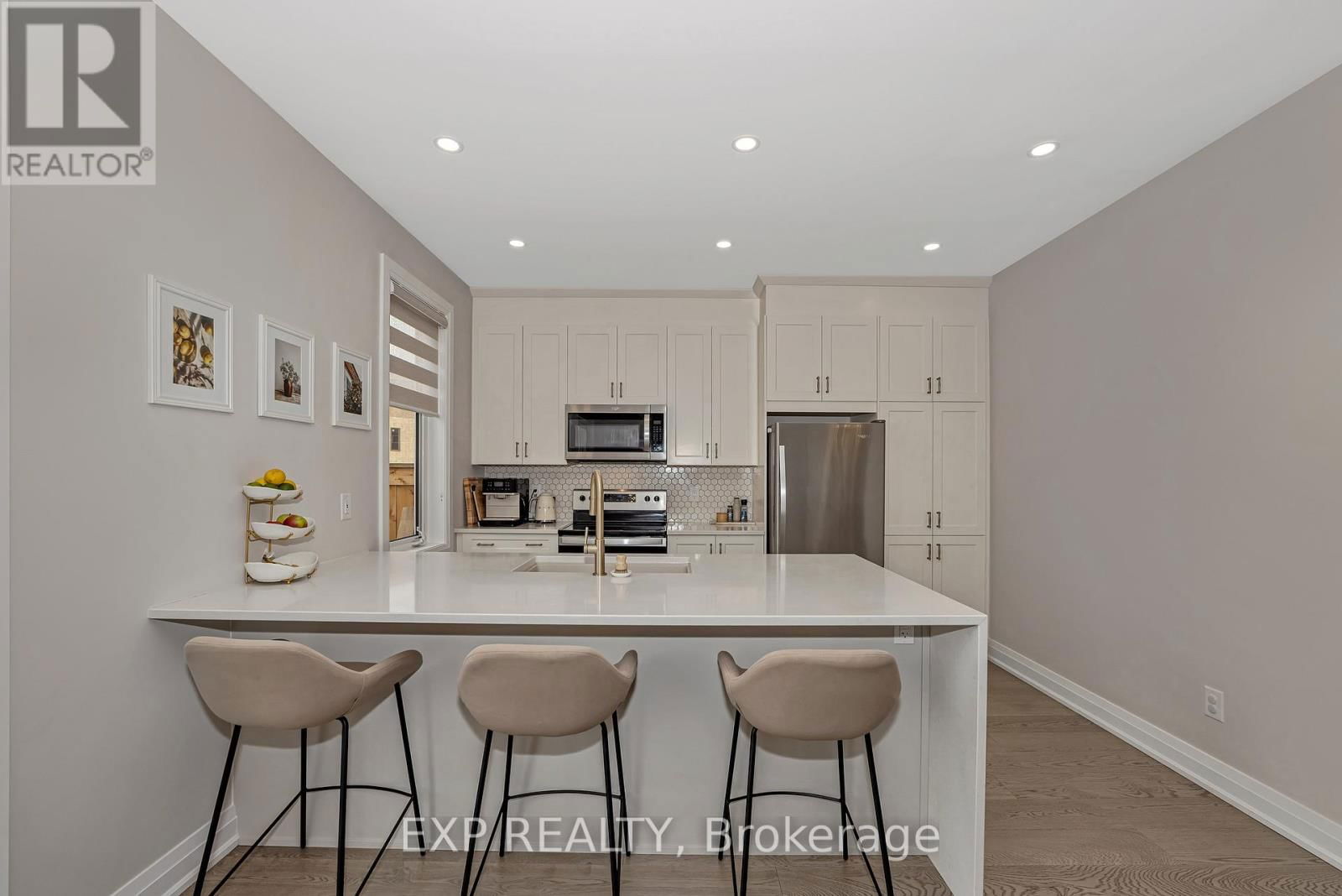 631 CREVIER WALK Image 14