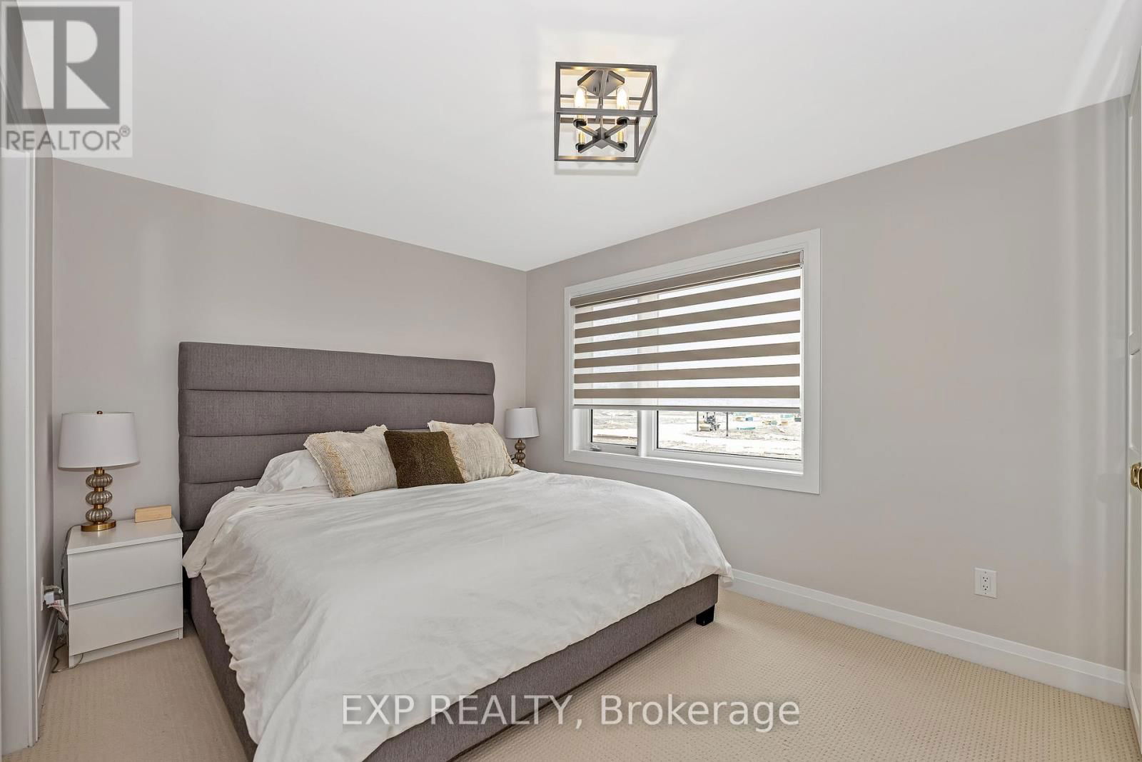 631 CREVIER WALK Image 15