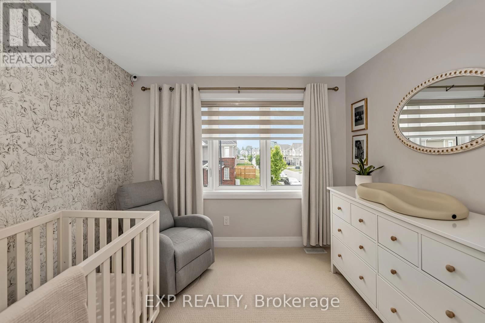 631 CREVIER WALK Image 23