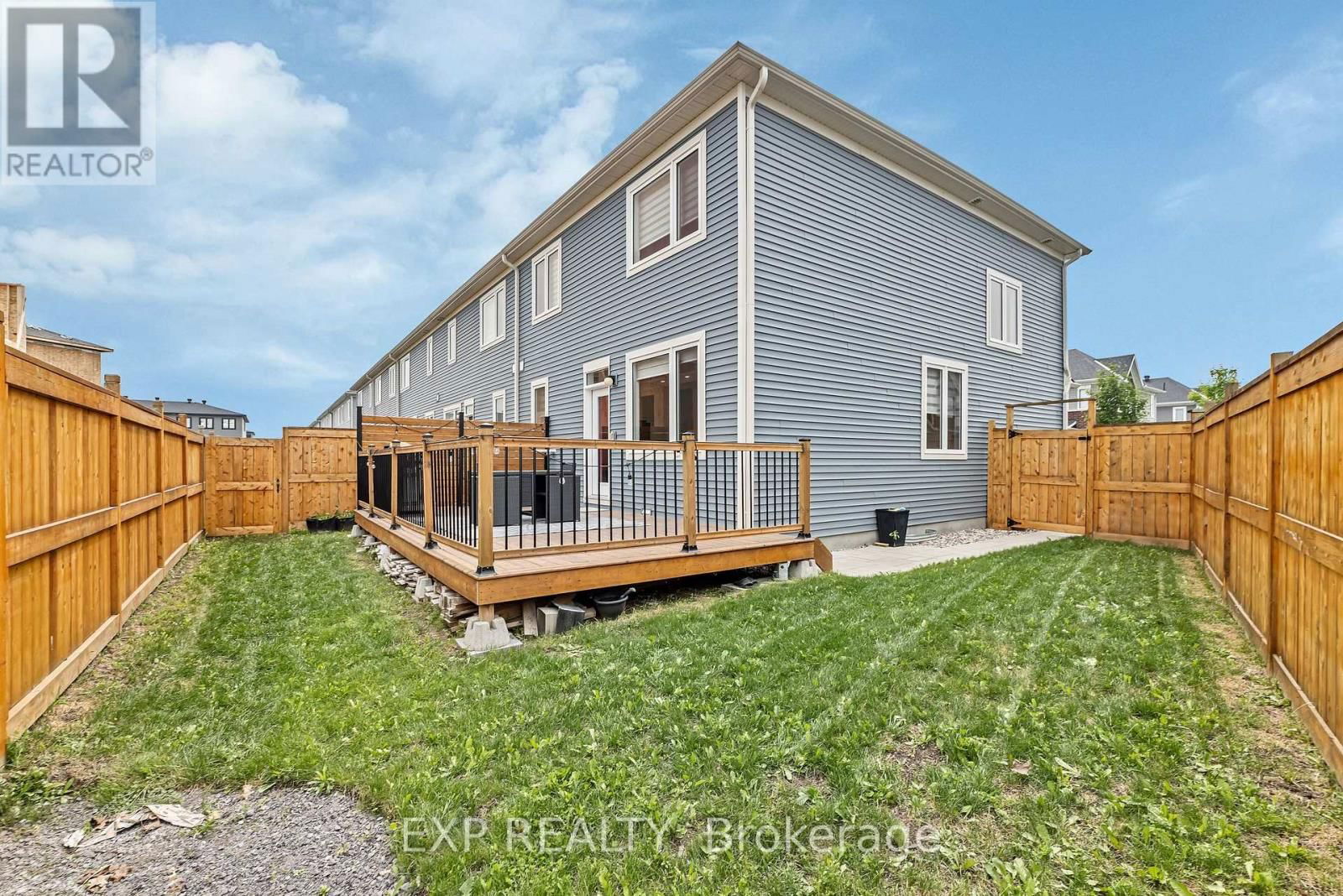 631 CREVIER WALK Image 32