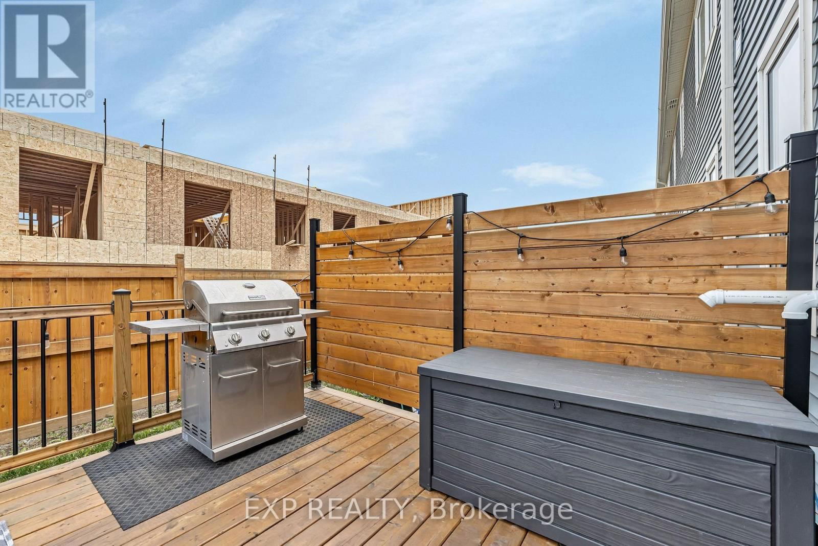 631 CREVIER WALK Image 33
