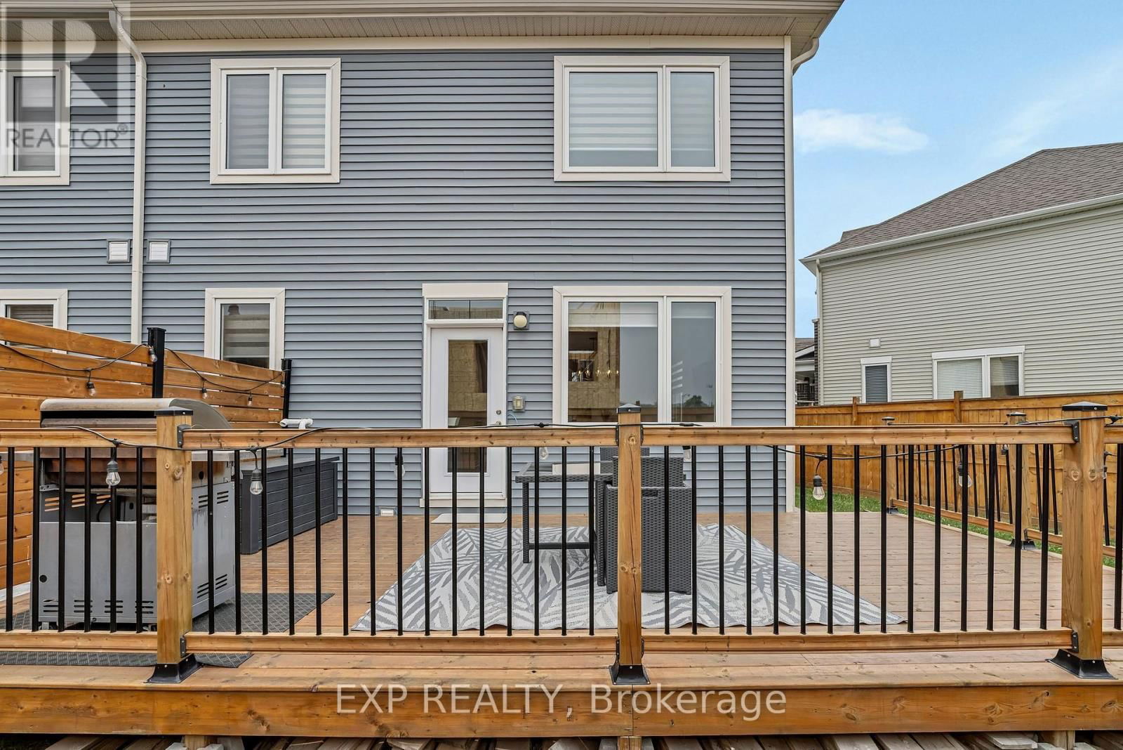 631 CREVIER WALK Image 35