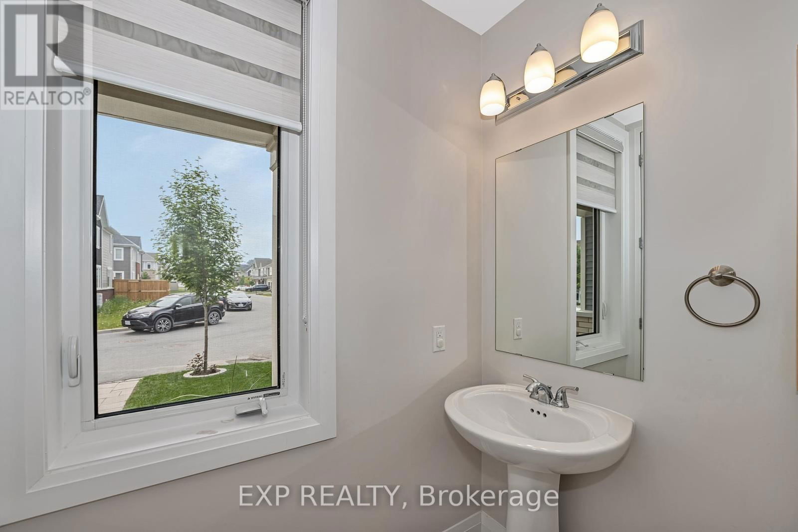631 CREVIER WALK Image 7