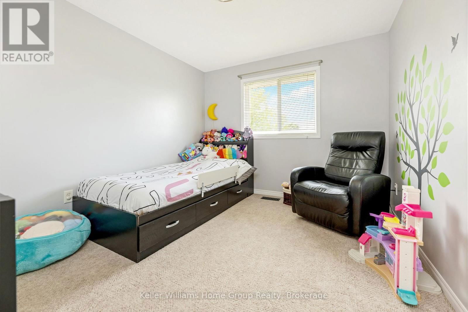 88 DOYLE DRIVE Image 17