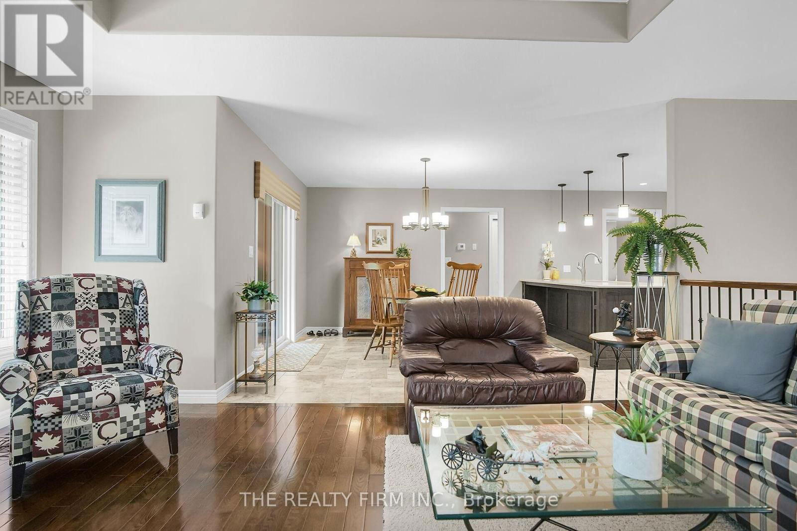 364 DARCY DRIVE EAST Image 11