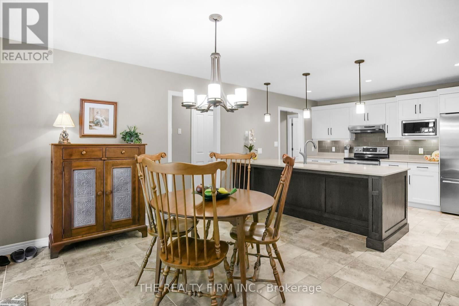 364 DARCY DRIVE EAST Image 15