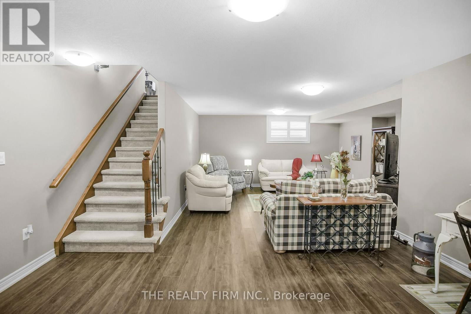 364 DARCY DRIVE EAST Image 29