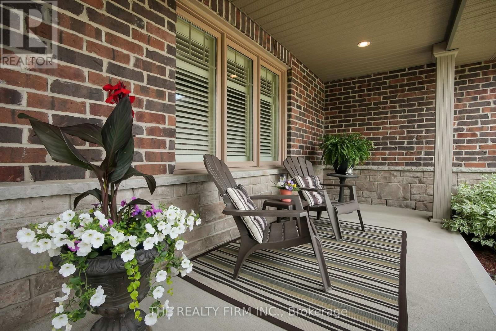 364 DARCY DRIVE EAST Image 3