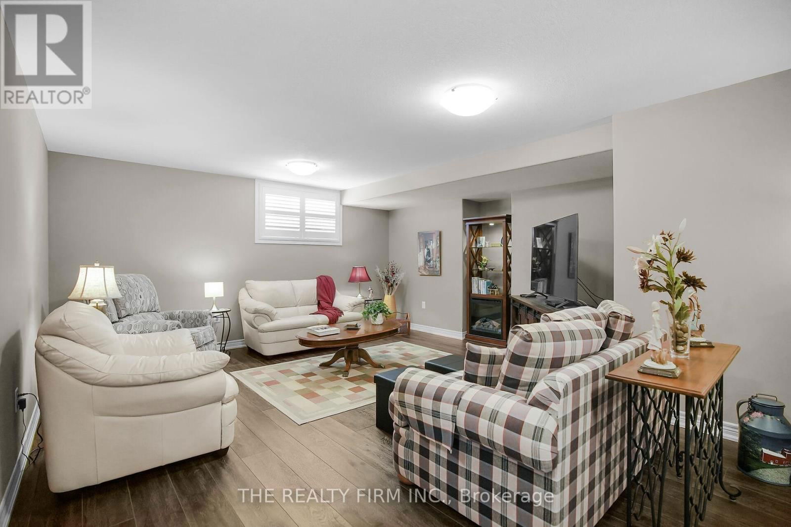 364 DARCY DRIVE EAST Image 30