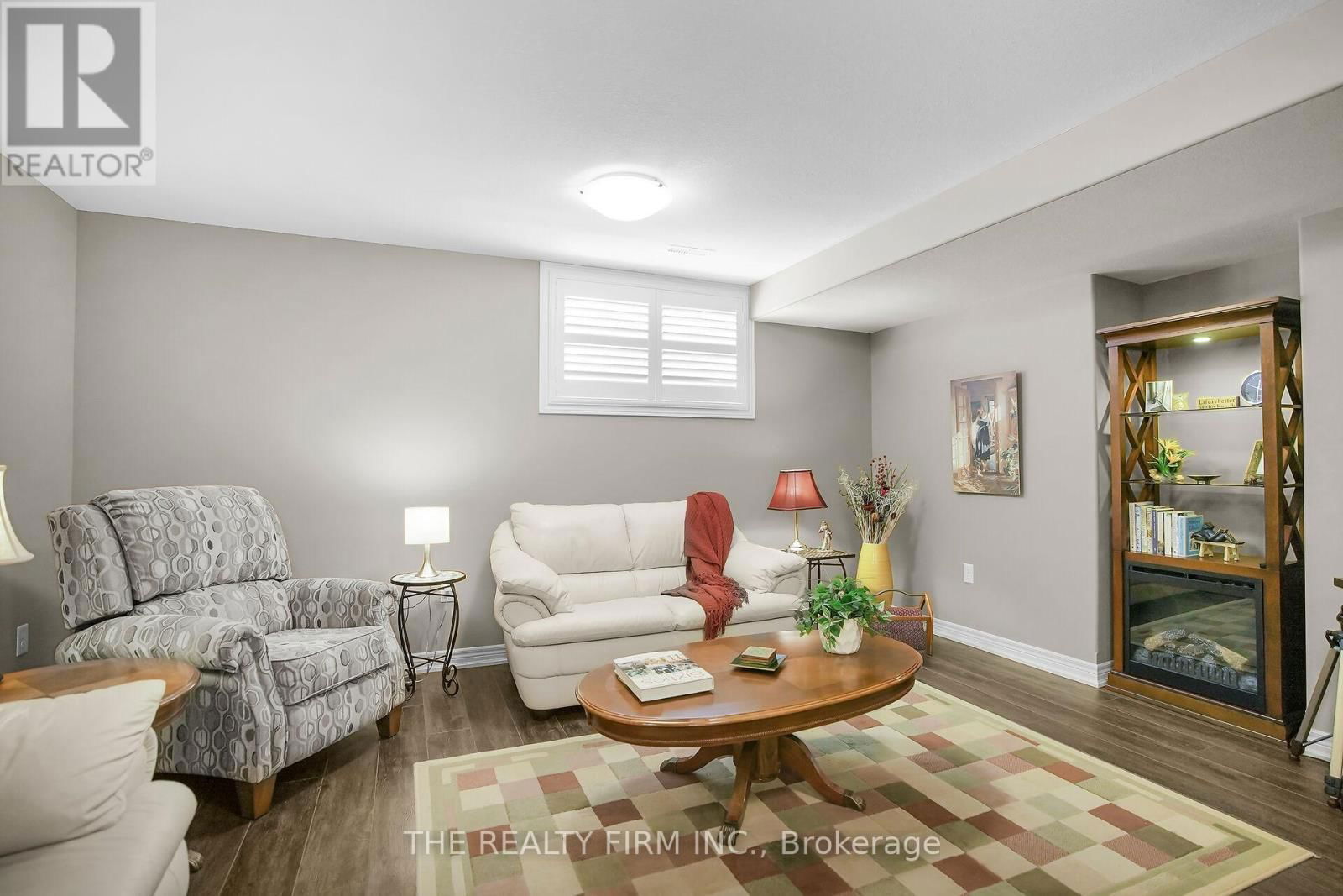 364 DARCY DRIVE EAST Image 31