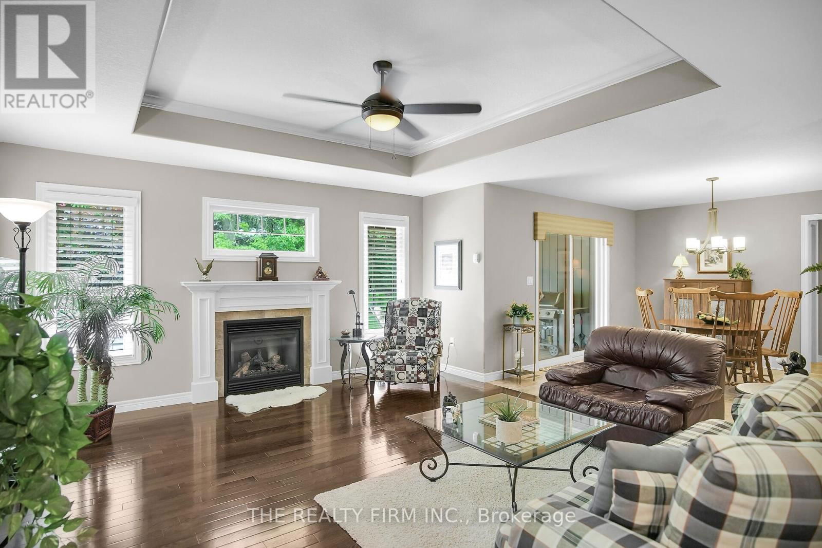 364 DARCY DRIVE EAST Image 8