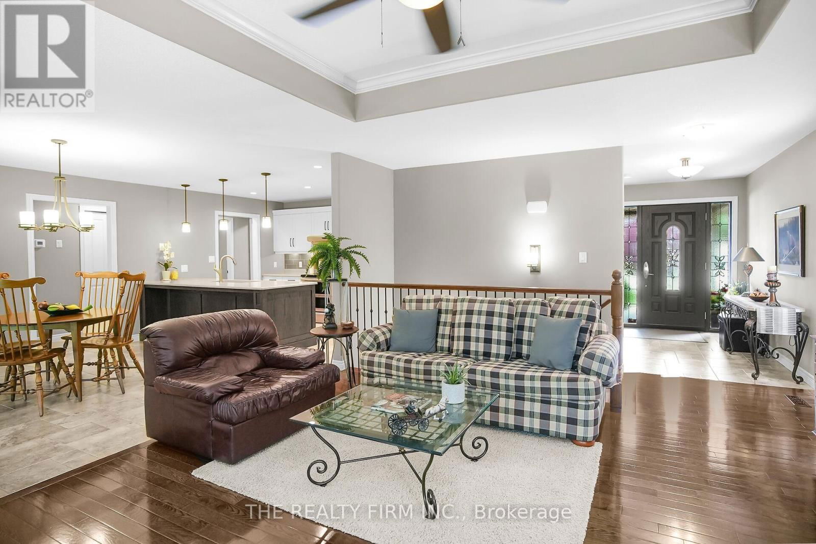 364 DARCY DRIVE EAST Image 9