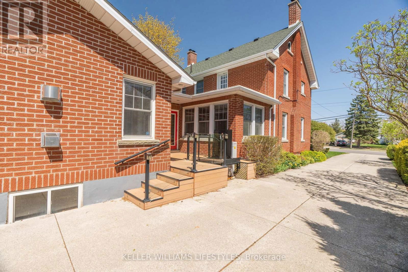24 MAIN STREET SOUTH Image 40
