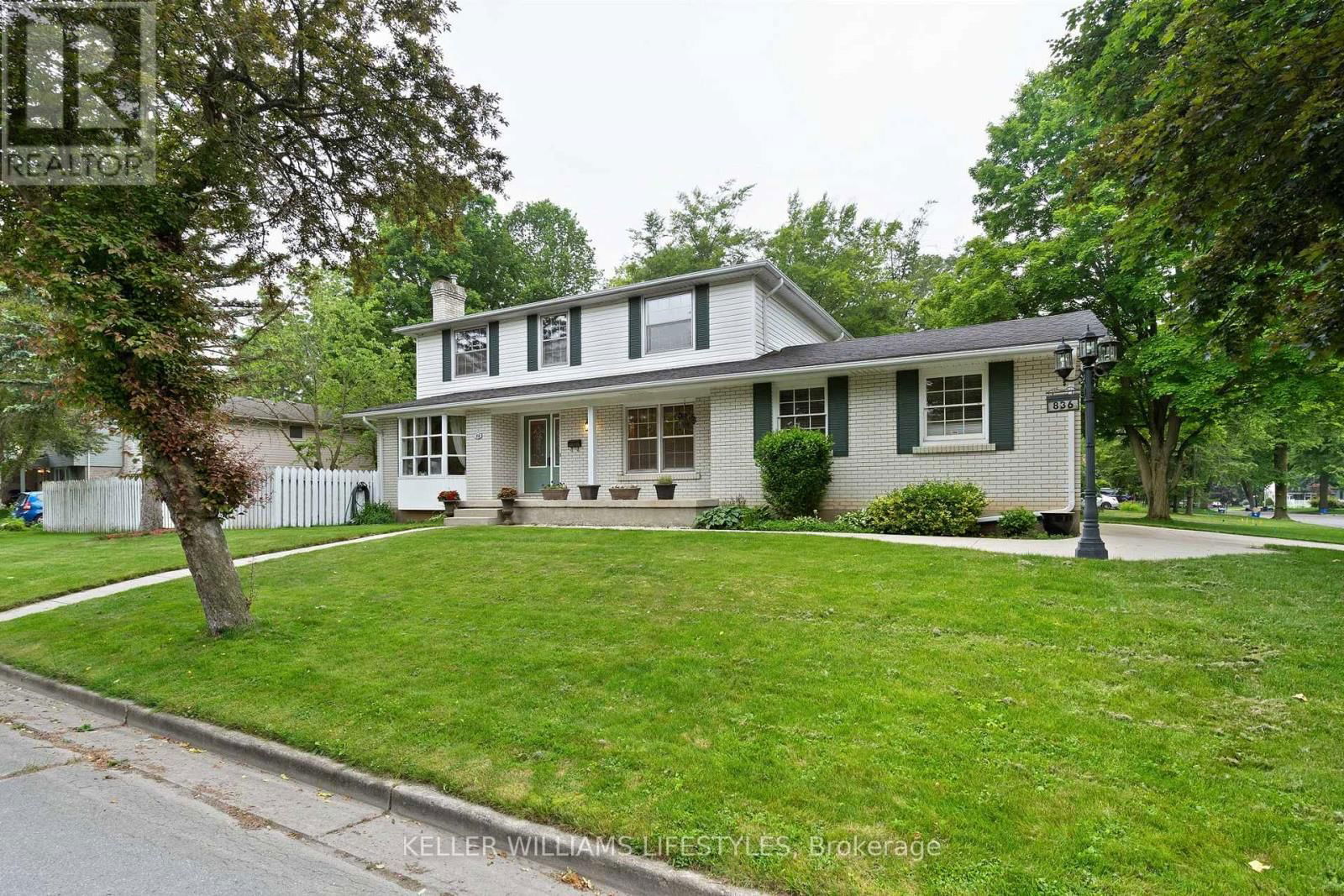 836 WESTBURY CRESCENT Image 1