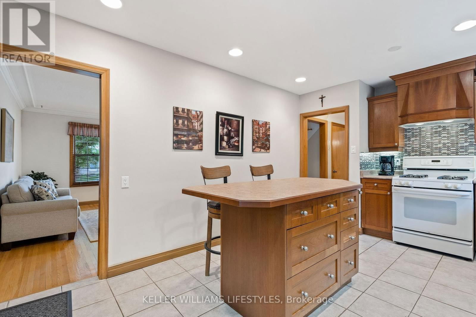 836 WESTBURY CRESCENT Image 16