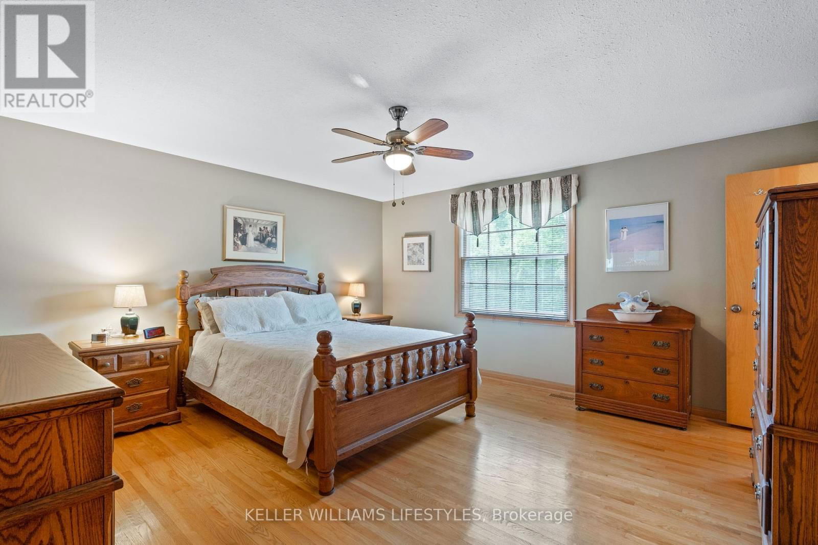836 WESTBURY CRESCENT Image 19