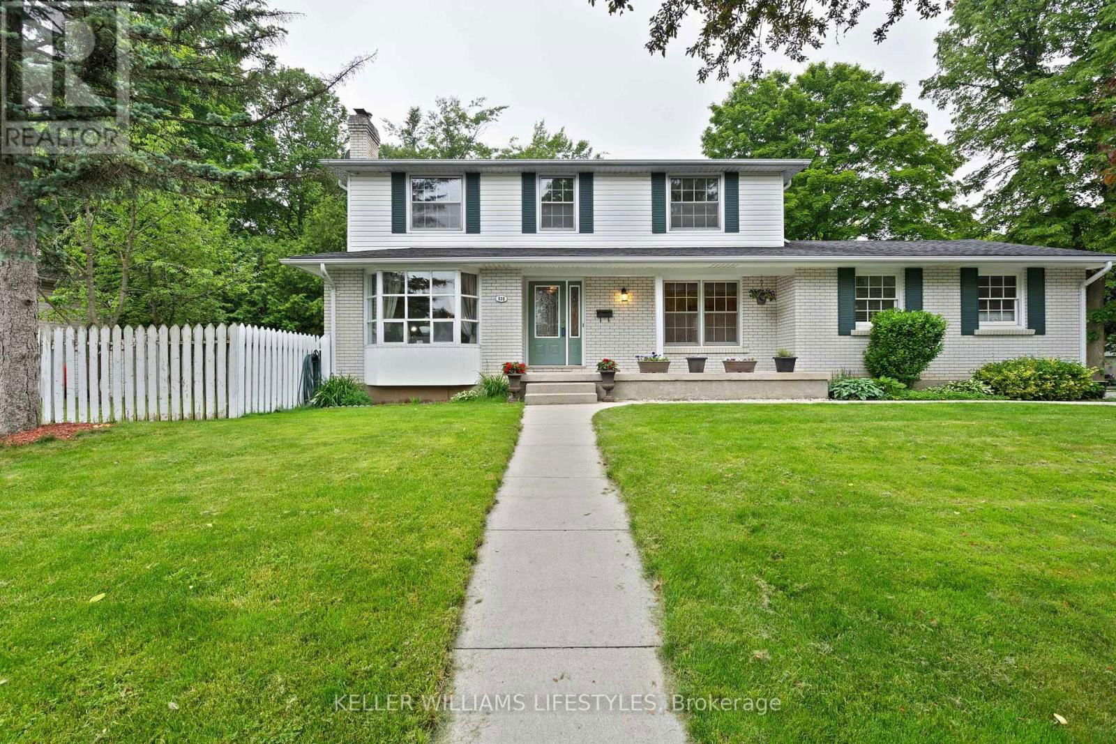 836 WESTBURY CRESCENT Image 2