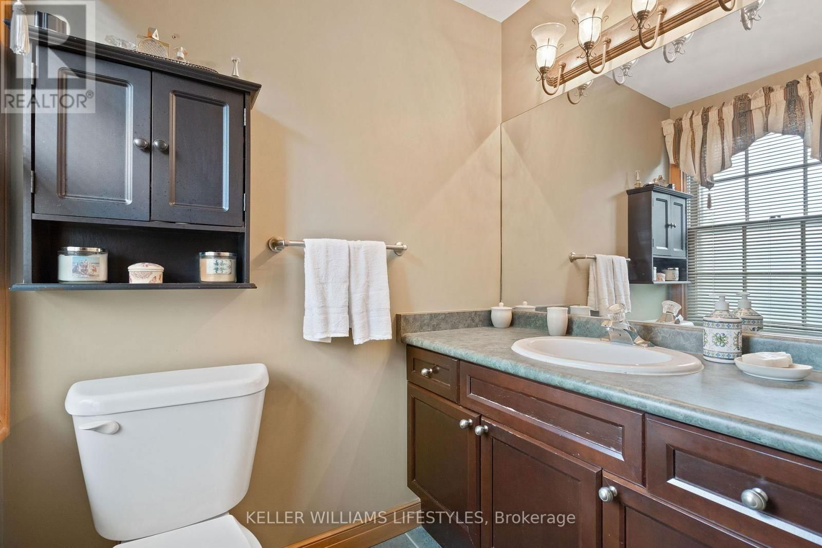 836 WESTBURY CRESCENT Image 21