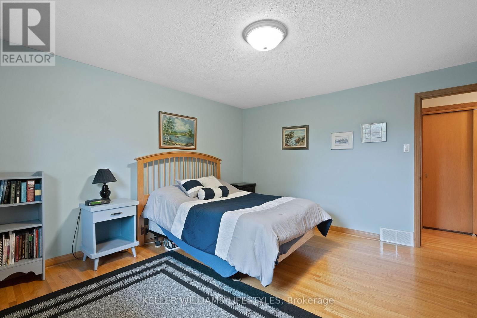 836 WESTBURY CRESCENT Image 23